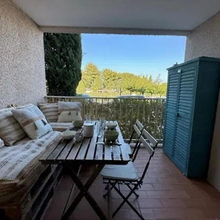 Apartment Very Cosy At 200 M From The Beaches La Londe-les-Maures