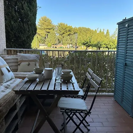 Very Cosy At 200 M From The Beaches * La Londe-les-Maures